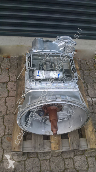 Pezzi di ricambio per mezzi pesanti Renault...