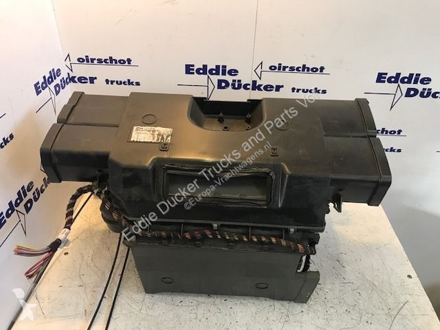 Pièces poids lourds Mercedes A 9438300160...