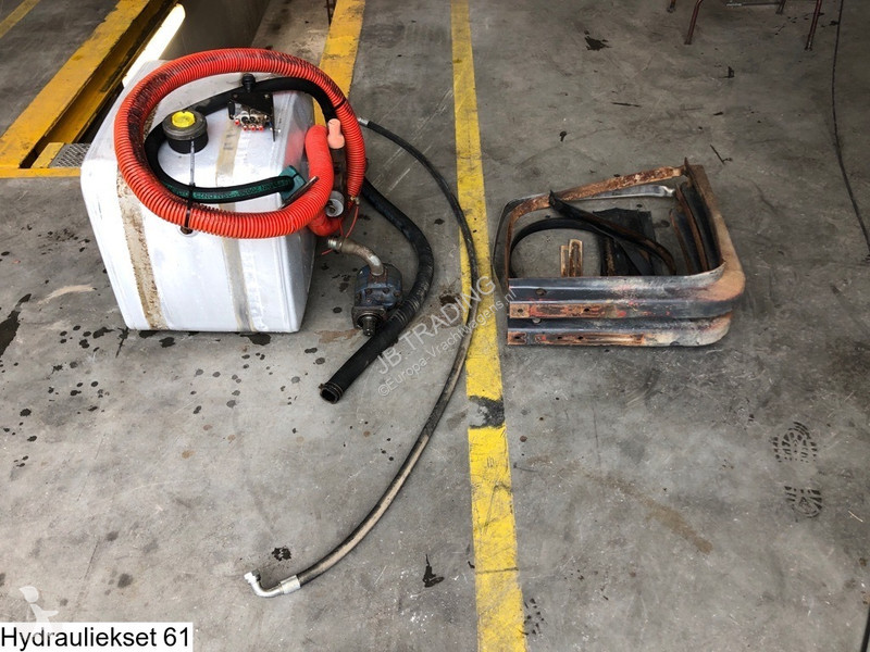 Reservdelar lastbilar Universeel Pump, tank,...