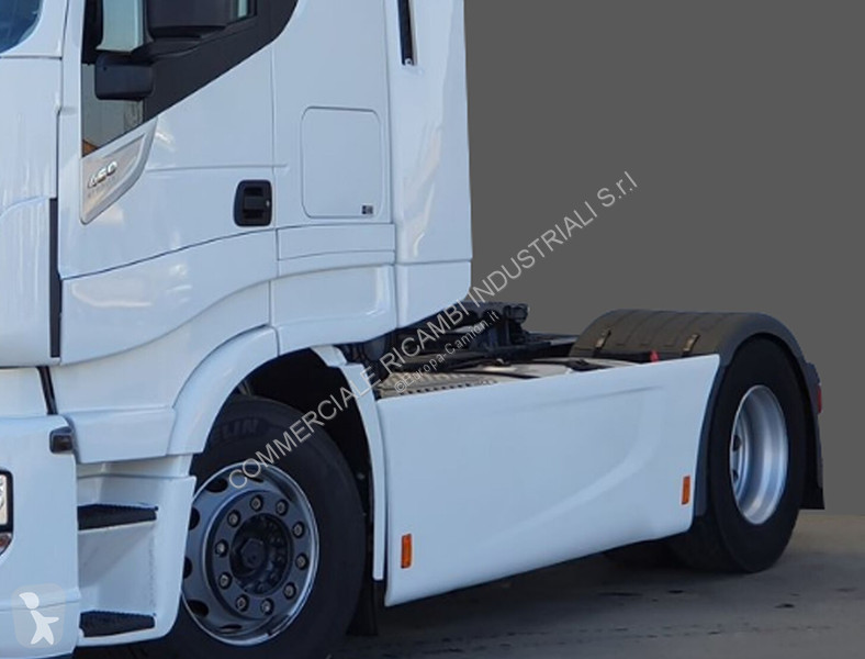 قطع غيار الآليات الثقيلة Iveco HI WAY...