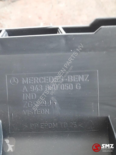 Náhradní díly pro kamiony Mercedes Bovenzijde...