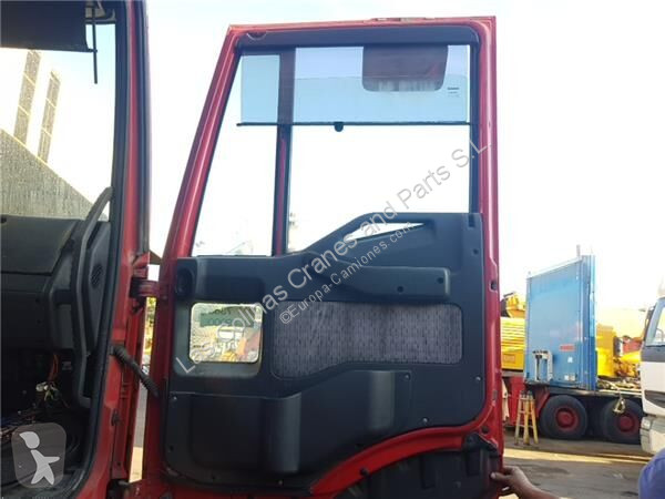 قطع غيار الآليات الثقيلة Iveco Porte Puerta...