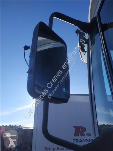 Reservdelar lastbilar Iveco Vitre latérale pour...