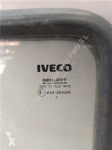 Vrachtwagenonderdelen Iveco Vitre latérale pour...