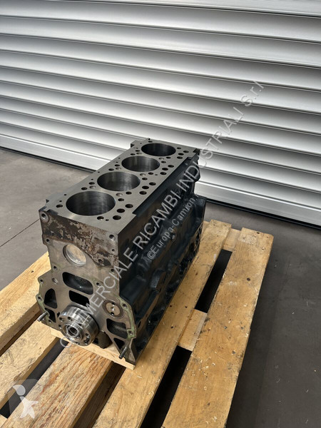 قطع غيار الآليات الثقيلة MAN TGM  D0834...