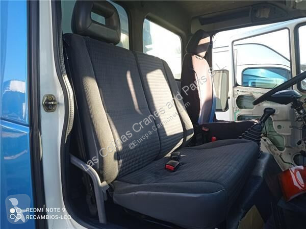 Reservdelar lastbilar Nissan Siège Asiento...