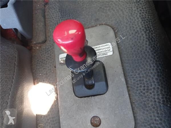 Pièces poids lourds Nissan Robinet de frein à...