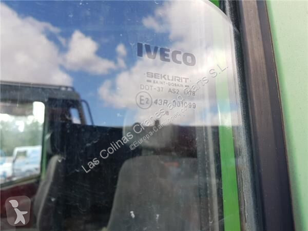 Náhradní díly pro kamiony Iveco Vitre latérale...