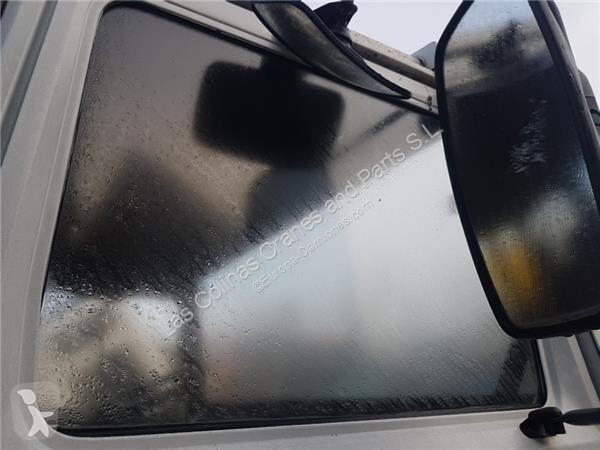 Vrachtwagenonderdelen Renault Vitre latérale...