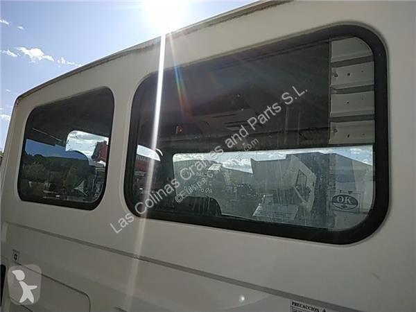 Pièces poids lourds Nissan Lunette arrière Luna...