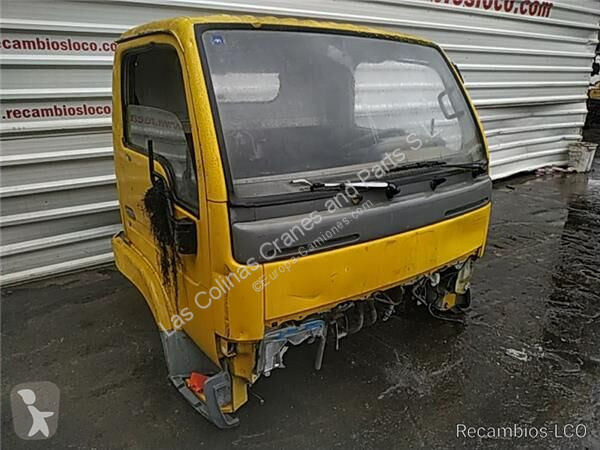 Náhradní díly pro kamiony Nissan Garde-boue...