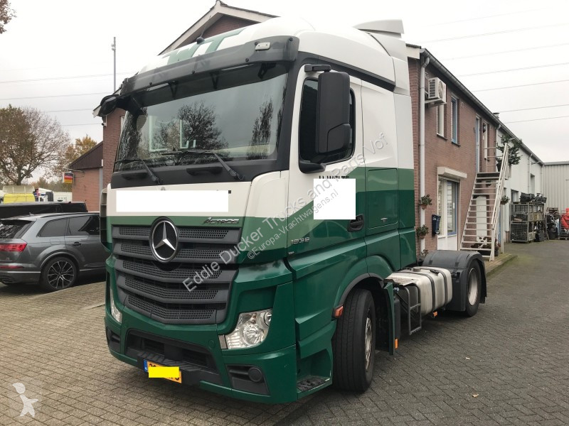 Náhradní díly pro kamiony Mercedes A 0006000101...