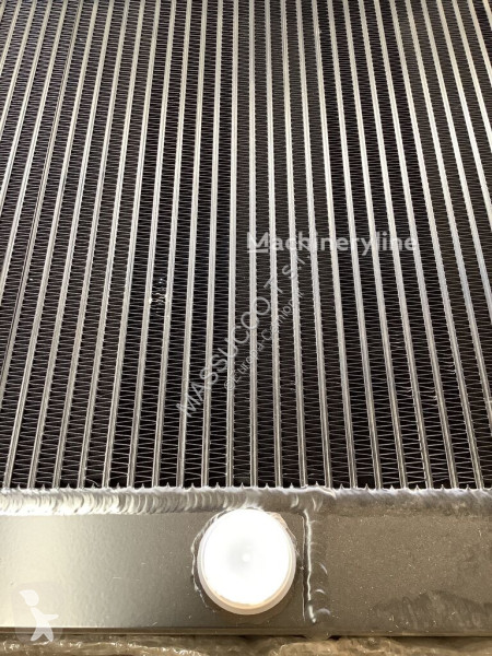 Reservdelar lastbilar Case Radiateur d'huile...