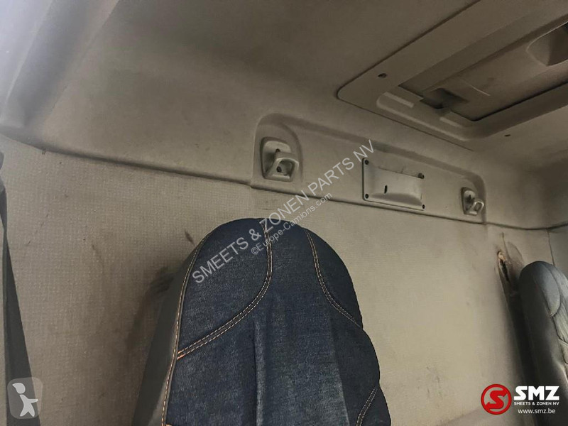 قطع غيار الآليات الثقيلة Renault Occ cabine...