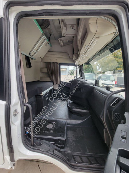 قطع غيار الآليات الثقيلة Iveco EURO 6 2019 ->