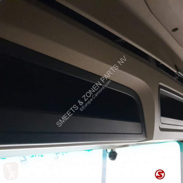 Pièces poids lourds Mercedes Occ cabine RHD...