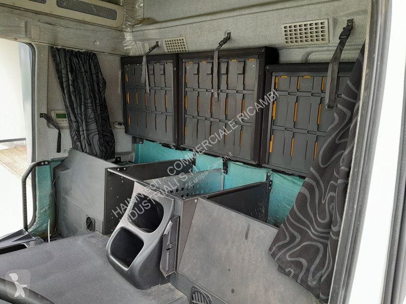 Pièces poids lourds Iveco AT HI-ROAD