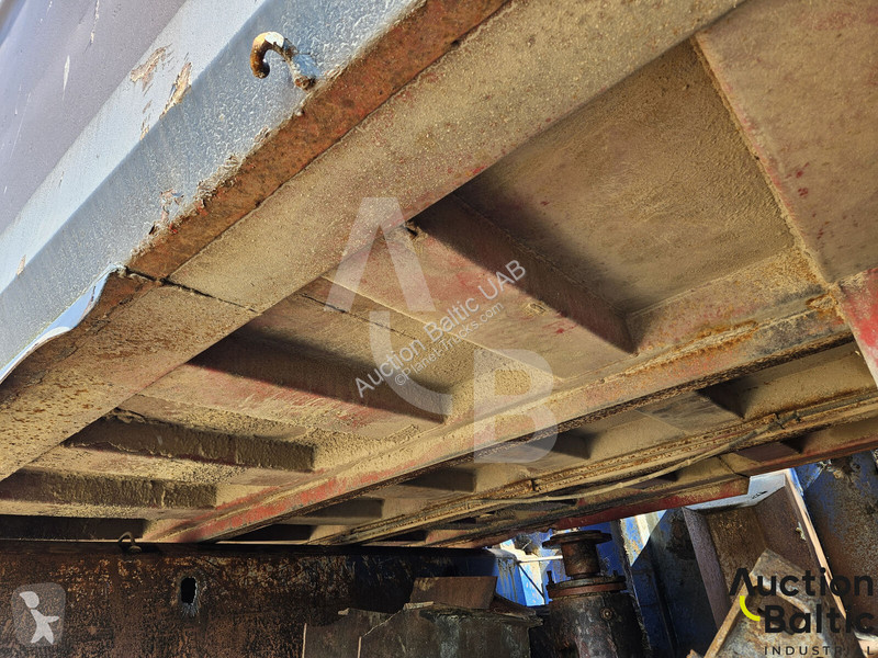 Запчасти для грузовика  truck cargo part with...