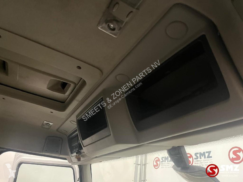 قطع غيار الآليات الثقيلة Renault Occ cabine...