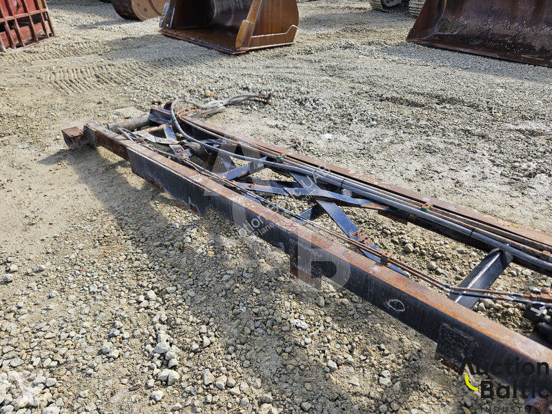 Запчасти для грузовика  truck cargo part with...