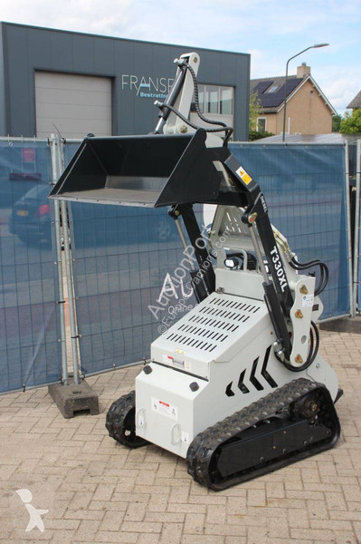 Nakladač  T330XL