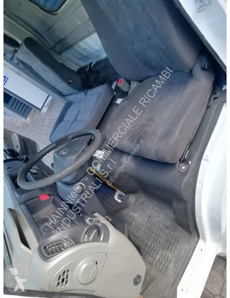 Pièces poids lourds Nissan 2697 NT400