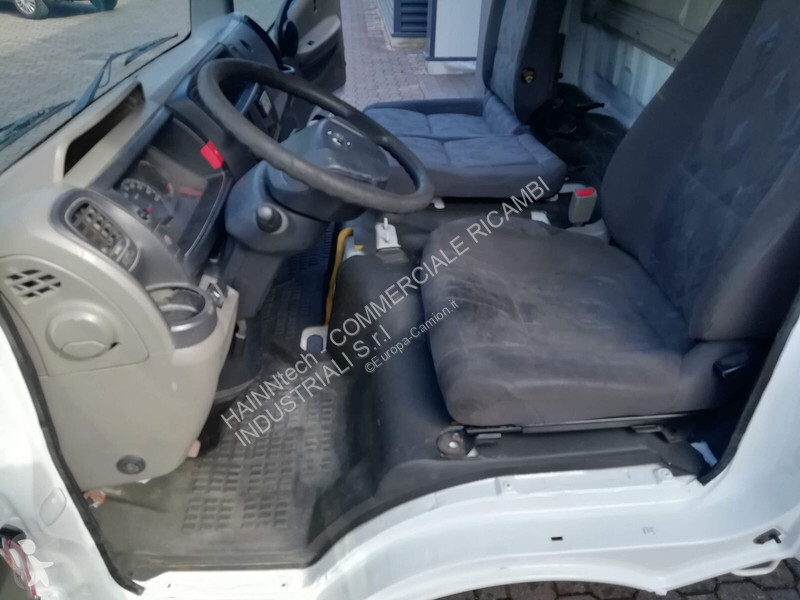 Pièces poids lourds Nissan 2697 NT400