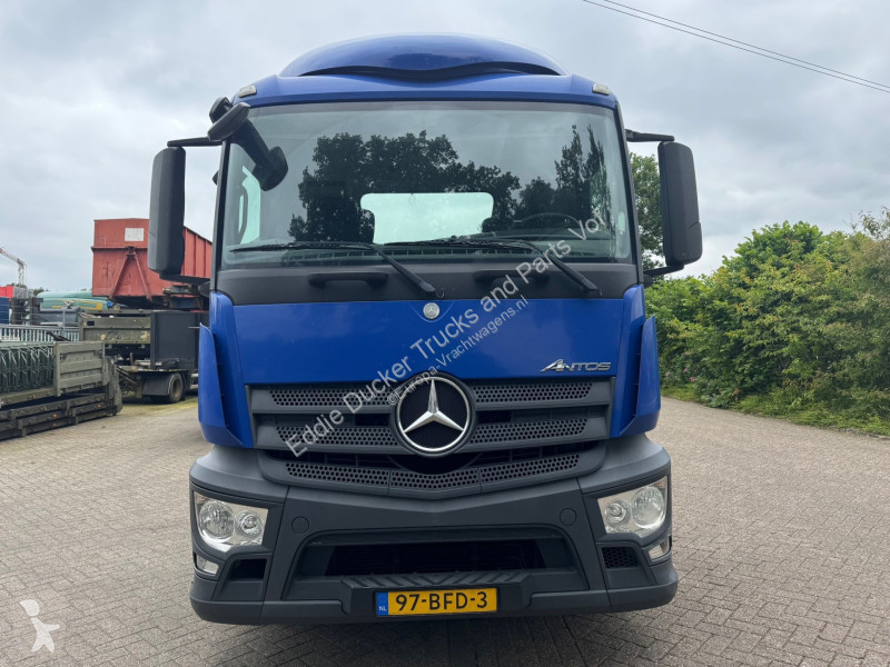 Náhradní díly pro kamiony Mercedes Truck...