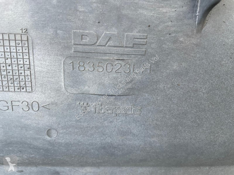 Vrachtwagenonderdelen DAF 1835023 INSTAPBAK LINKS