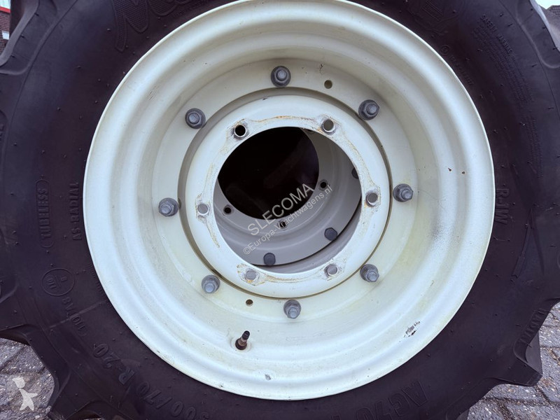Pièces poids lourds Mitas 420/70R30 & 300/70R20...