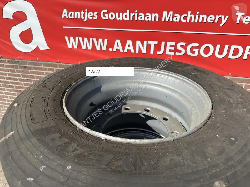 Reservdelar lastbilar Pneu de camion 435/50 R...