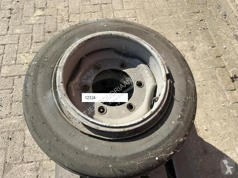 Reservdelar lastbilar 3 Banden 26x 6.6 - Gebruikt