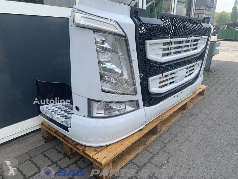 Vrachtwagenonderdelen Volvo Pare-chocs 4 pour...
