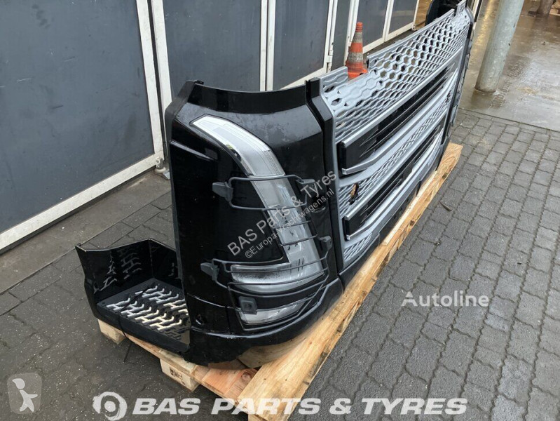 Vrachtwagenonderdelen Volvo Pare-chocs  4B pour...