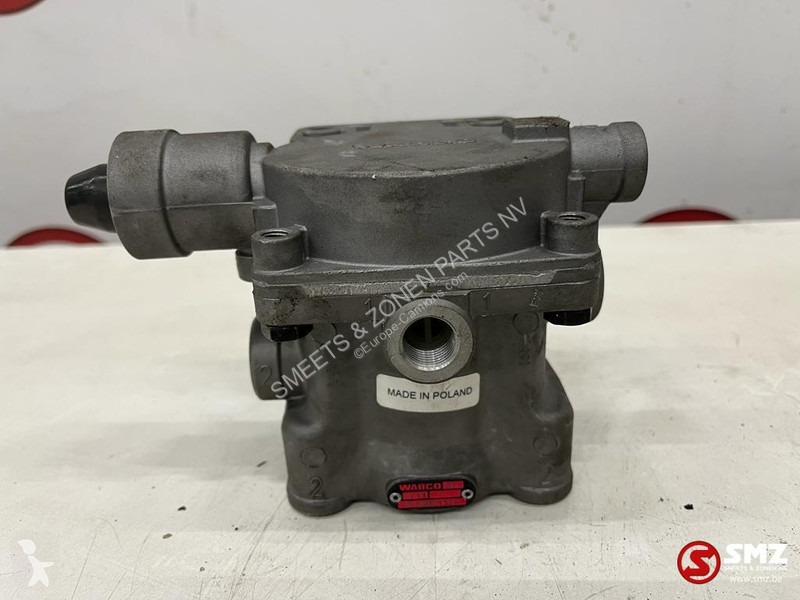 Pièces poids lourds Wabco Brake valve - trailer...