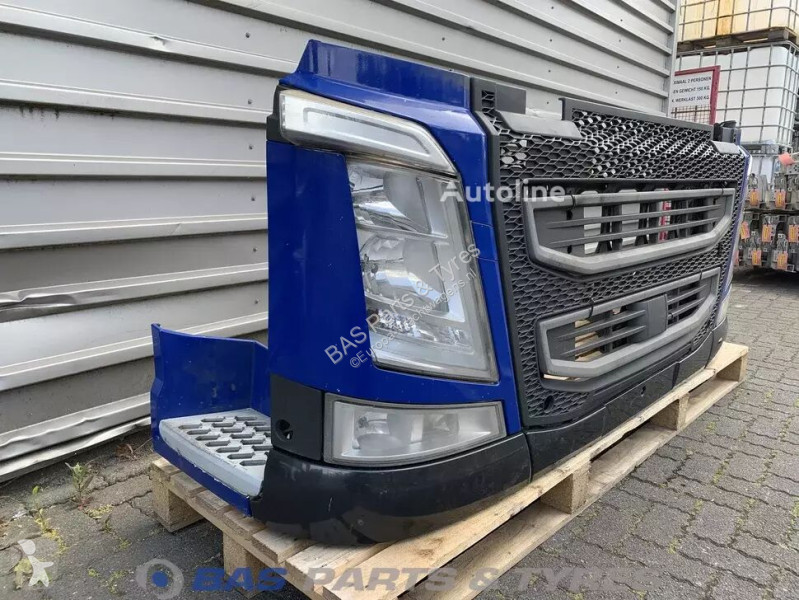 Náhradní díly pro kamiony Volvo Pare-chocs  4...