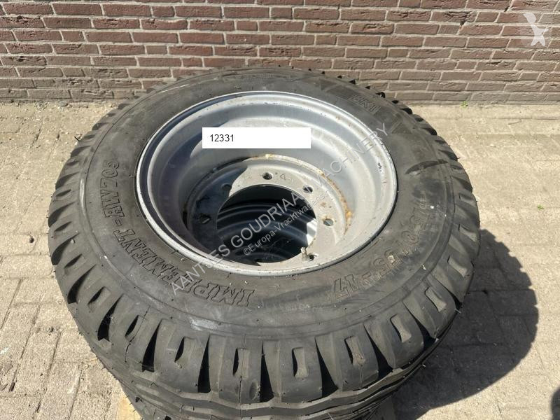Vrachtwagenonderdelen  2 Banden 15/55/17 18 PLY...