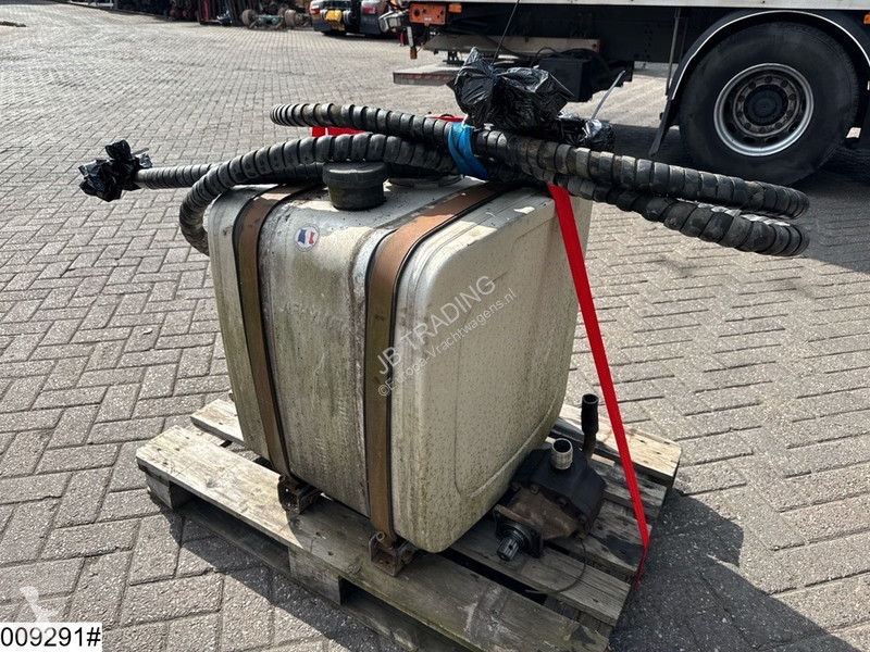 Reservdelar lastbilar Universeel Pump, tank and...