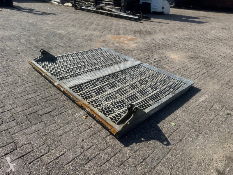 Uitrusting voor vrachtwagens  OPRIJKLEP