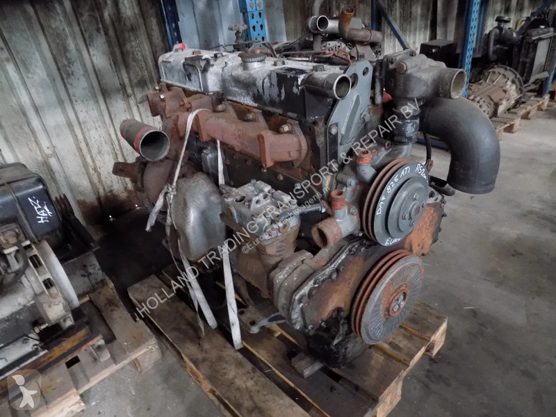 Pièces poids lourds DAF 825 motor van daf typ...