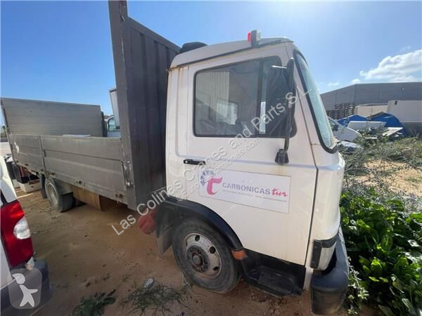 قطع غيار الآليات الثقيلة Iveco Phare 4817100...