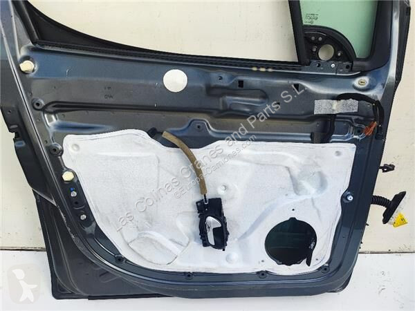 قطع غيار الآليات الثقيلة Peugeot Porte 9002Z3...