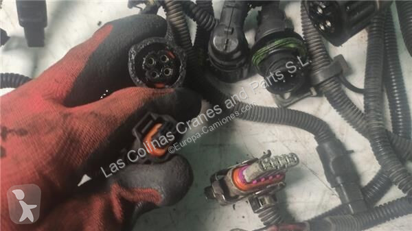 قطع غيار الآليات الثقيلة Volvo Câblage 20574373...