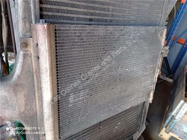 قطع غيار الآليات الثقيلة Iveco Radiateur de...