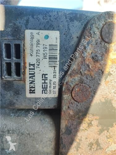 قطع غيار الآليات الثقيلة Renault Radiateur de...