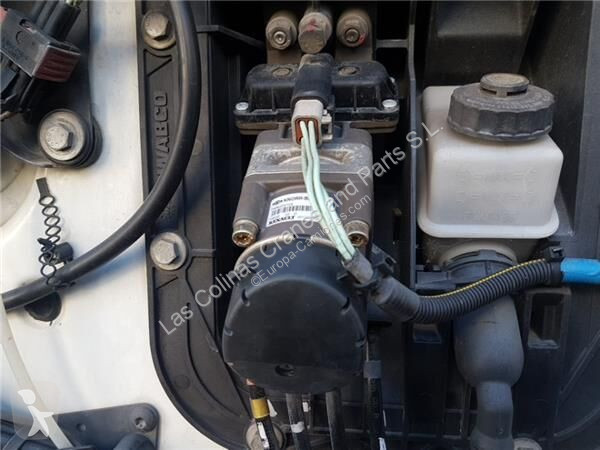قطع غيار الآليات الثقيلة Renault...