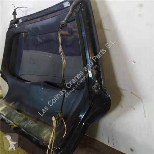 قطع غيار الآليات الثقيلة Audi Porte 8L0827023...