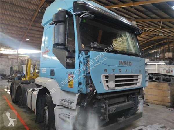 قطع غيار الآليات الثقيلة Iveco Cabine 504270913...