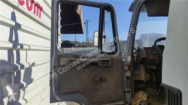 قطع غيار الآليات الثقيلة DAF Porte pour camion...