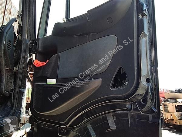 قطع غيار الآليات الثقيلة Iveco Porte 504232501...